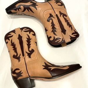 NIB Vintage JUSTIN CHARLIE 1 HORSE Tan and Brown Patterned Leather Cowboy Boots